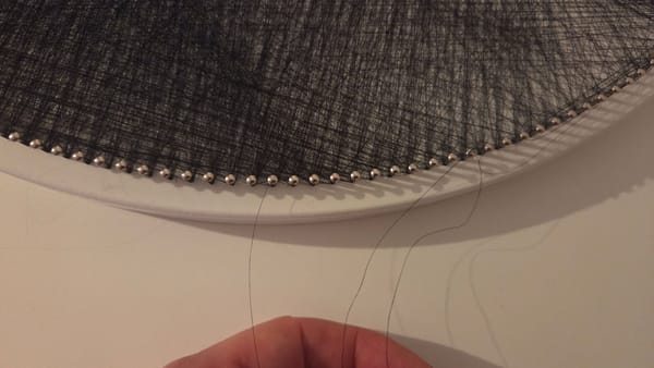 Cosa fare se il filo si spezza durante la string art